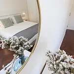 Casa Do Largo - Cozy In The Center & With Ac Appartamento Lisbona